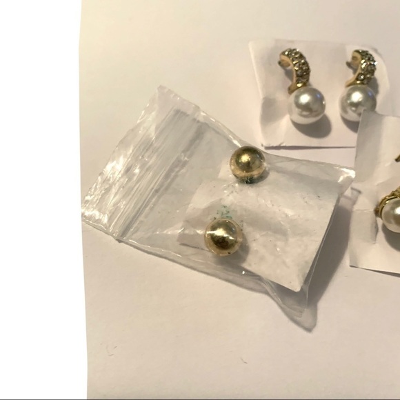 Vintage Earring Bundle of 5 Gold & Pearl Dangles & Hoops - Picture 5 of 6